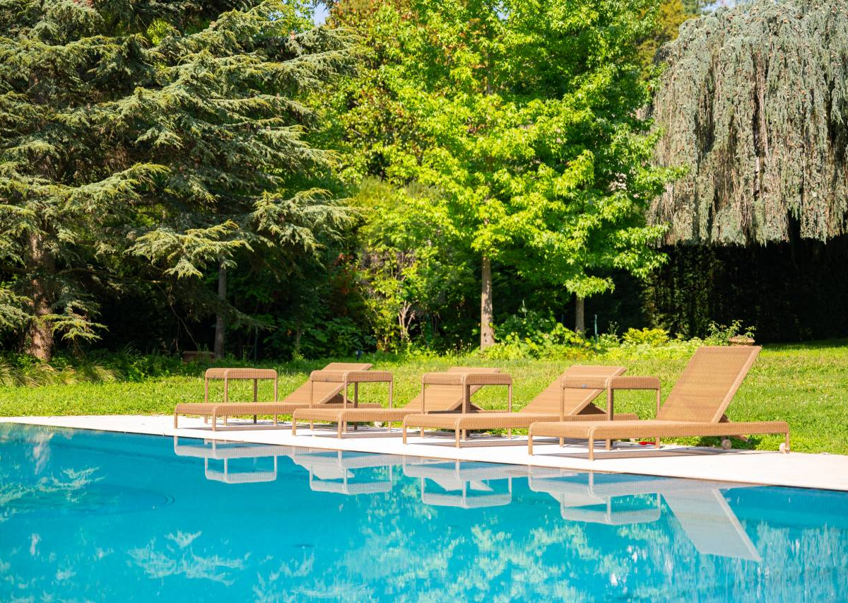 Vésenaz : Magnifique villa de 14 pièces pied dans l'eau
