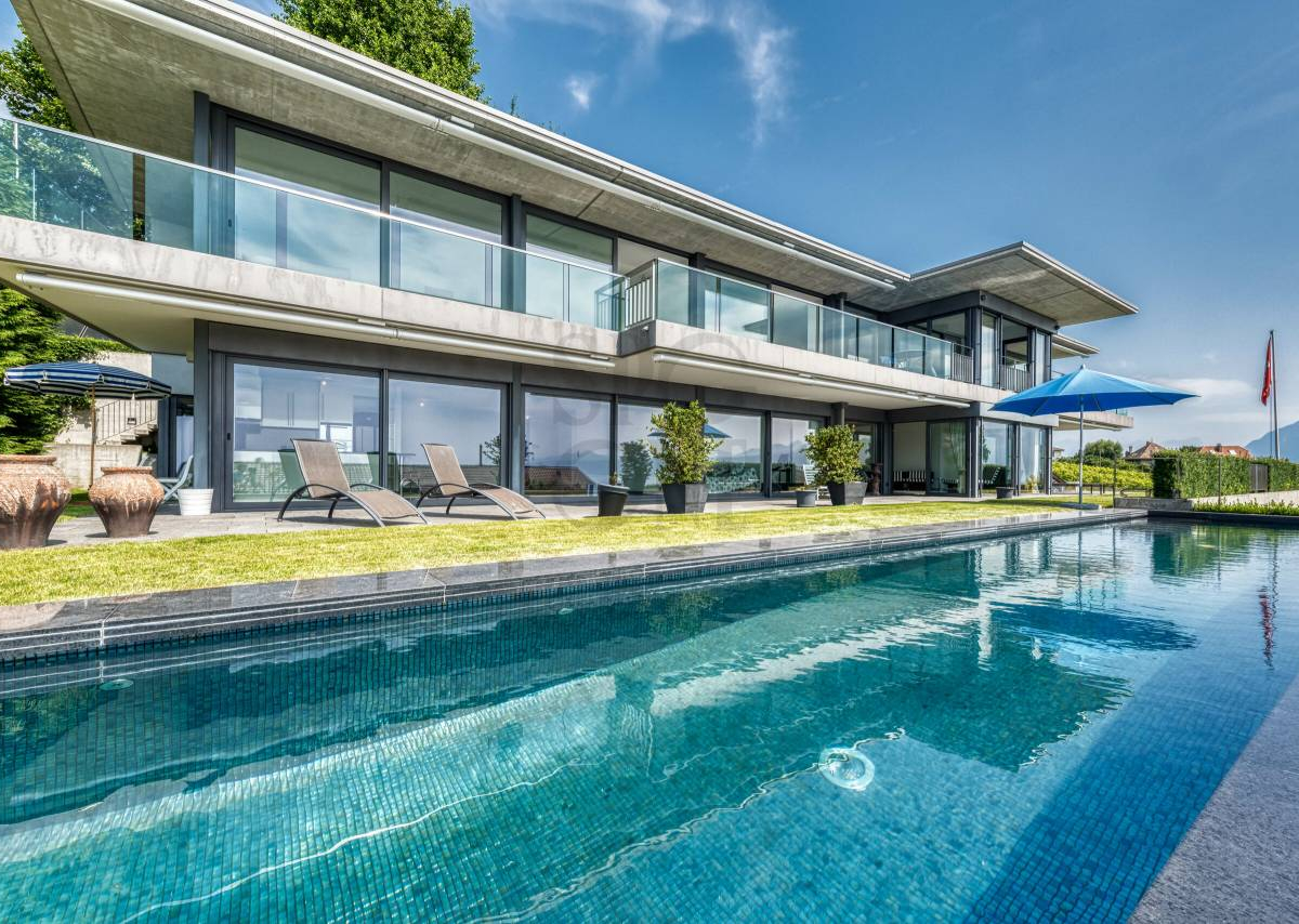 Luxury residence with idyllic location