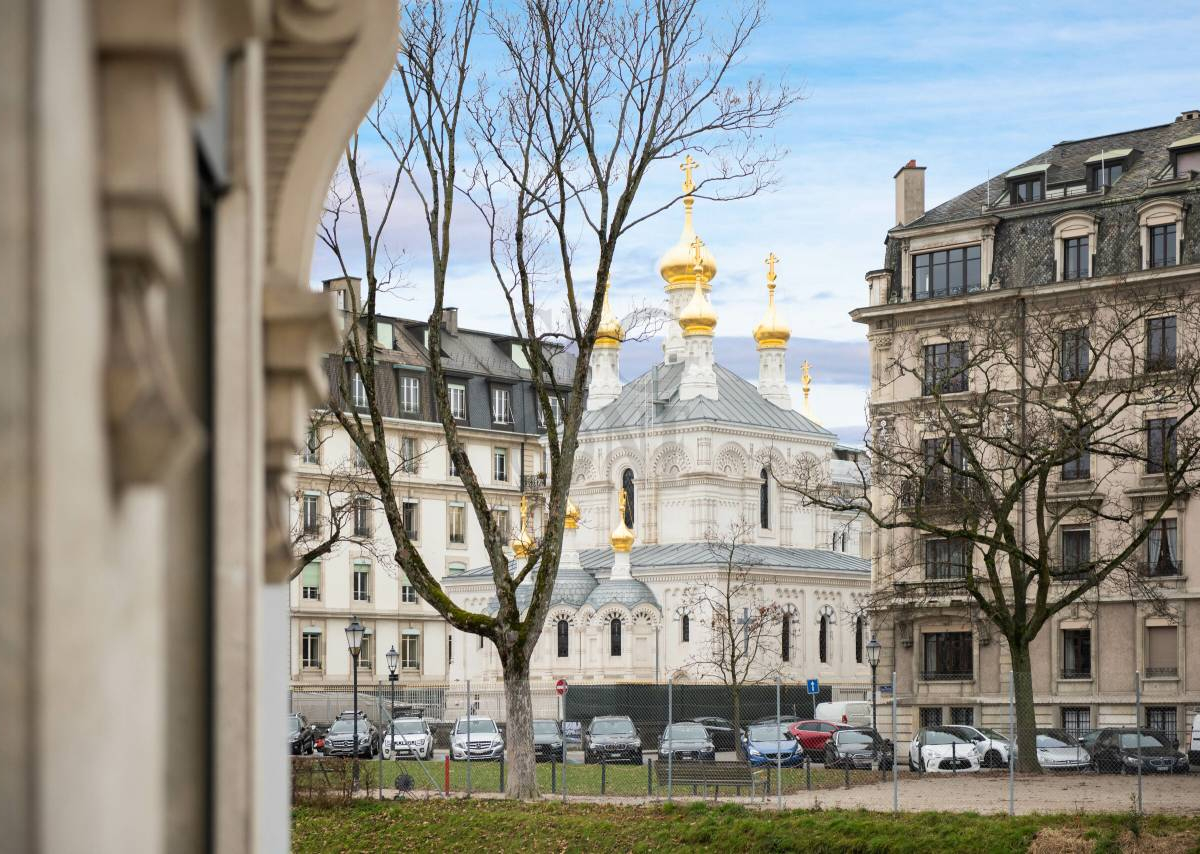Spacious Haussmann apartment
