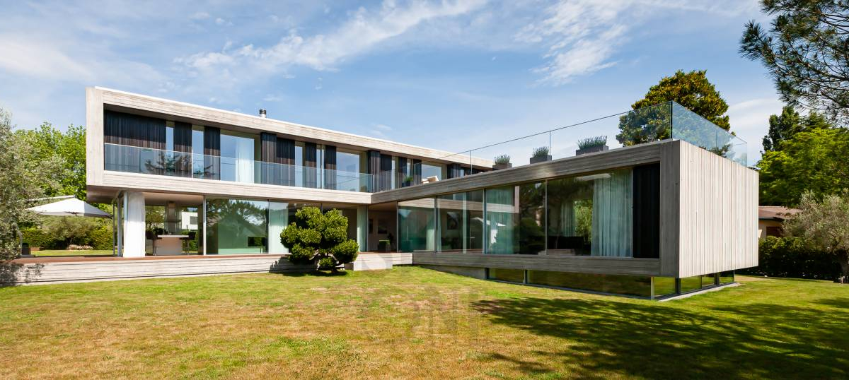Luxurious contemporary villa