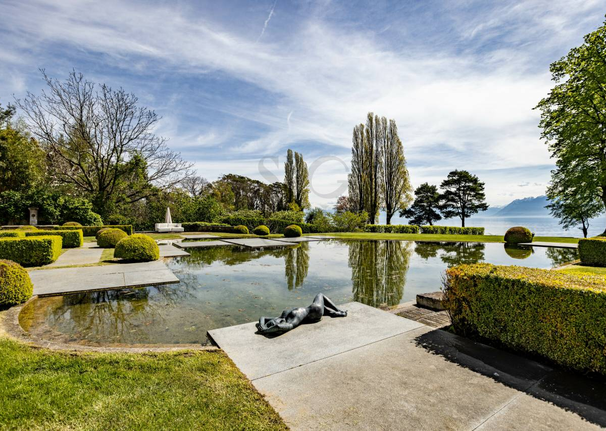 Waterfront property near Morges