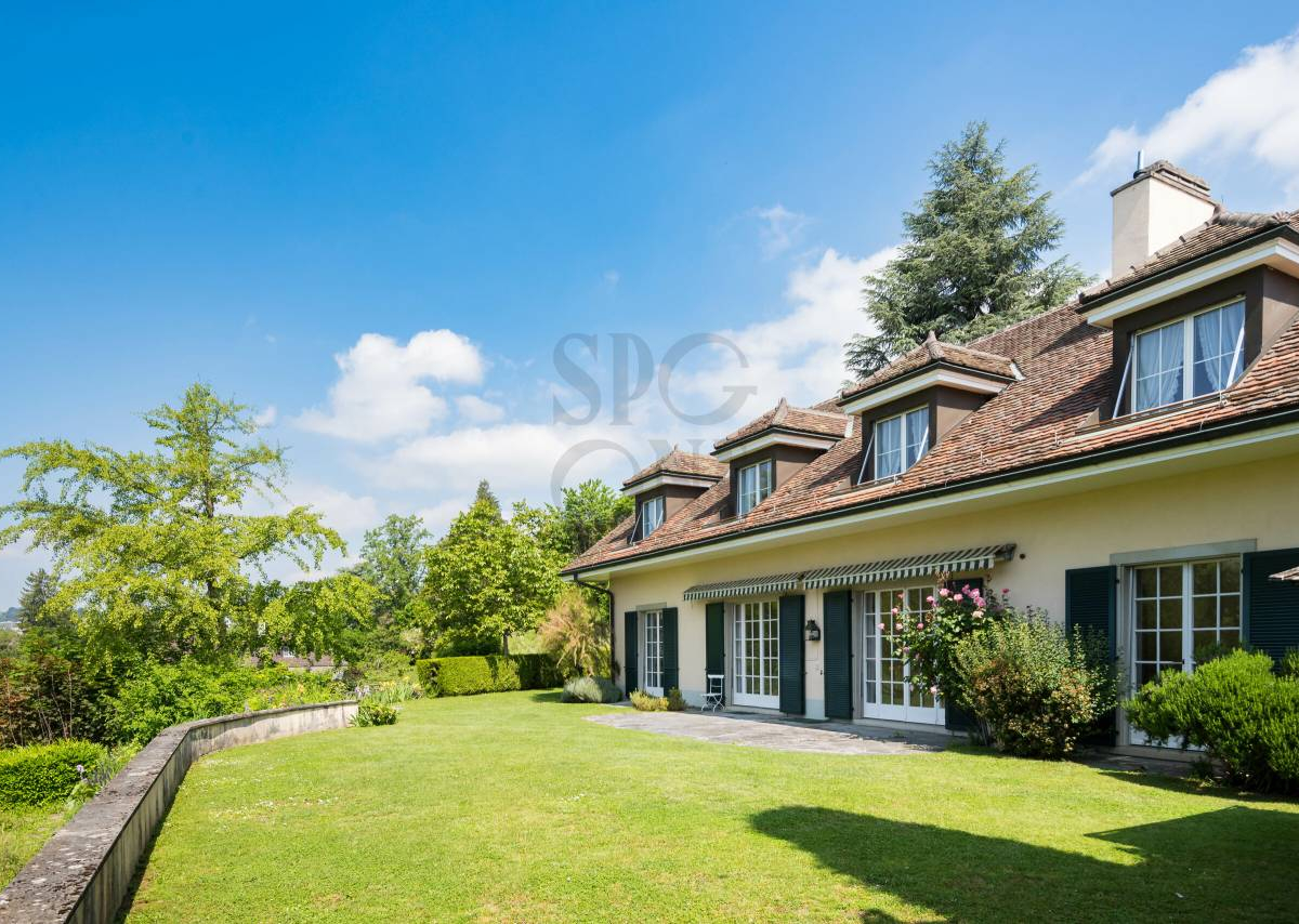Rare ! Beautiful property of Master