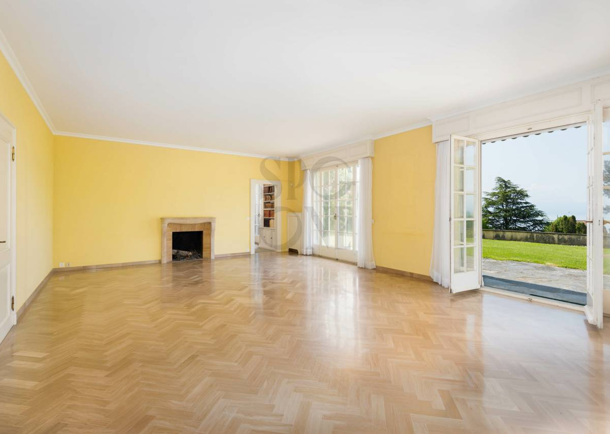 Rare ! Beautiful property of Master