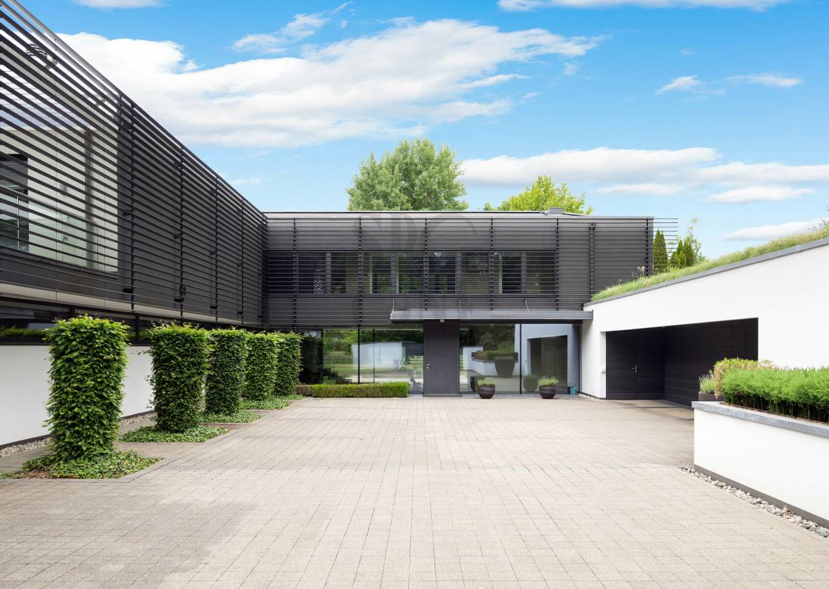 Somptueuse propriété contemporaine avec vue sur le lac