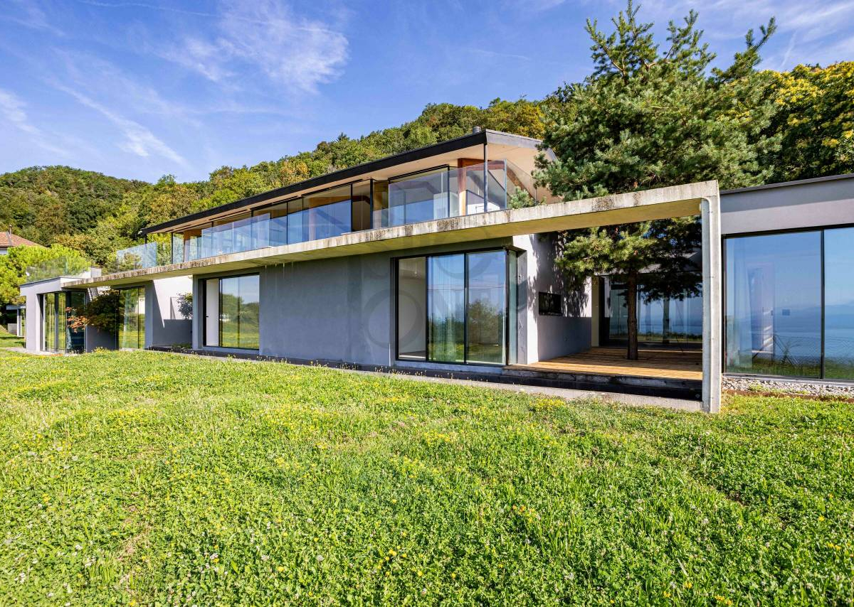 Luxury family villa with panoramic view