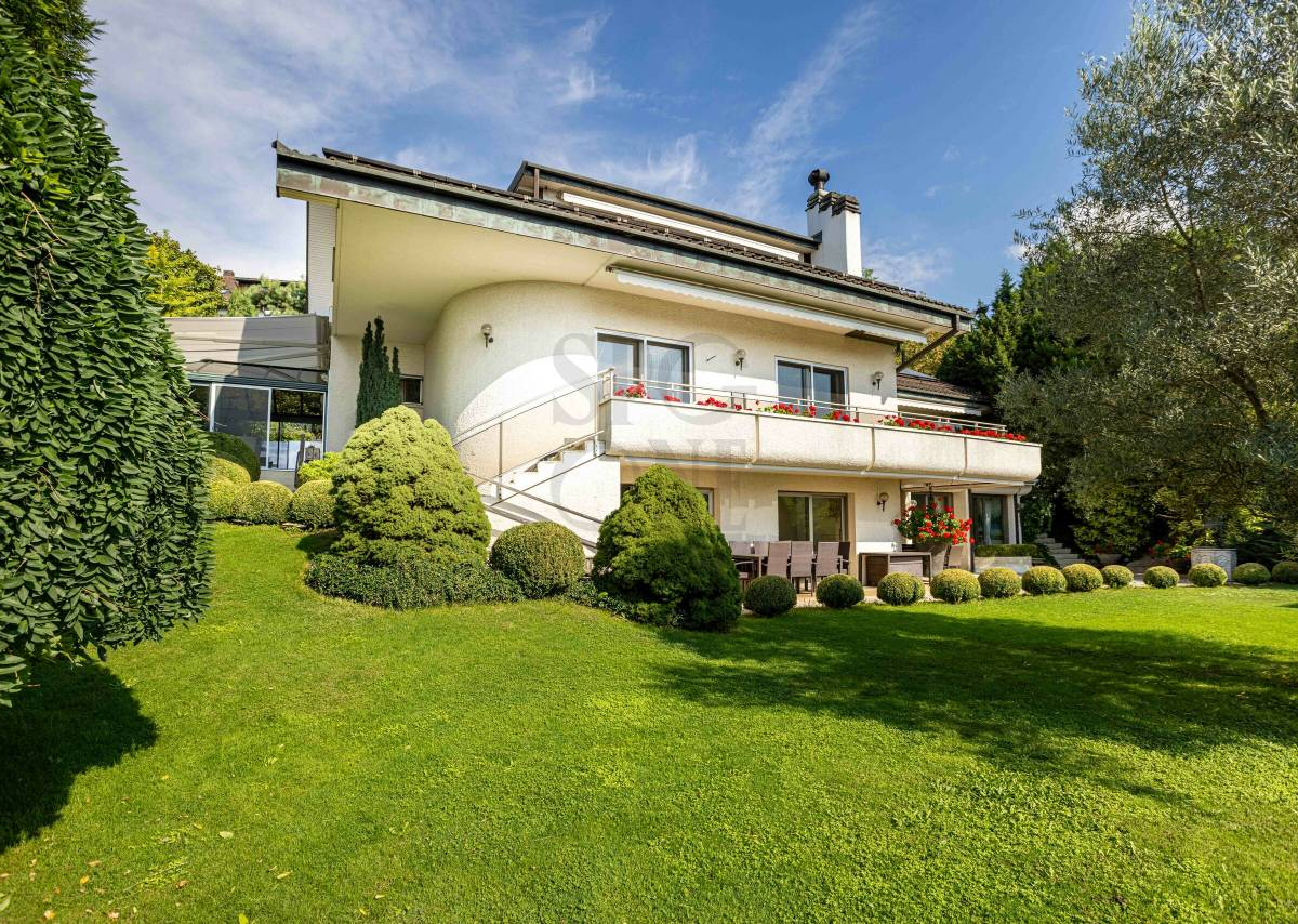Villa familiale avec piscine intérieure