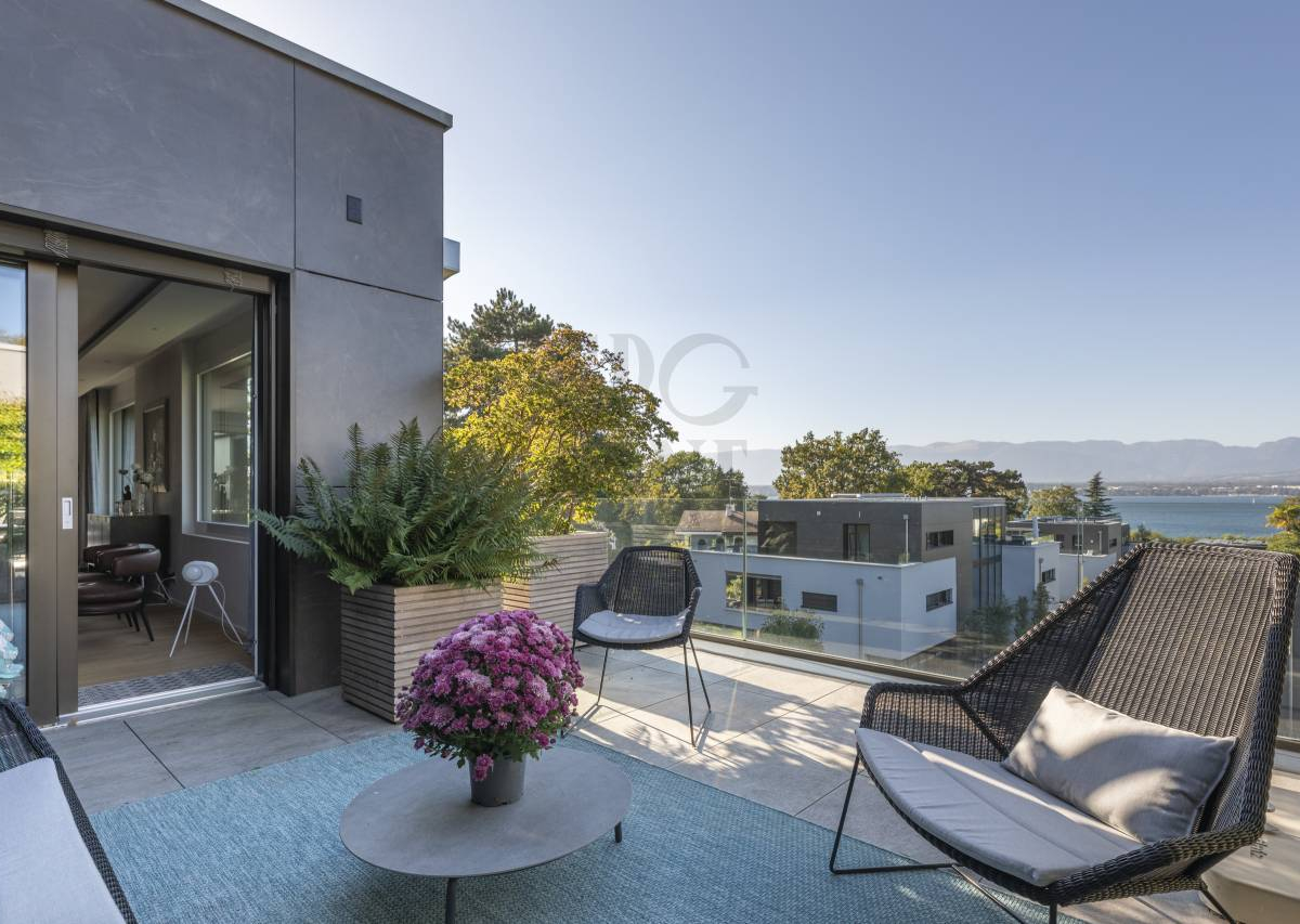 En exclusivité -  Attique neuf avec vue sur le lac