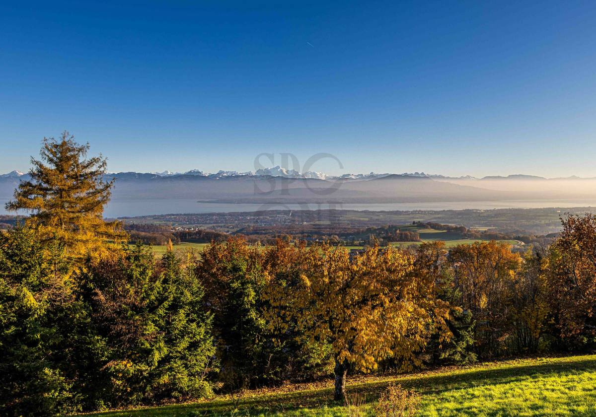 Spacieuse villa avec vue exceptionnelle