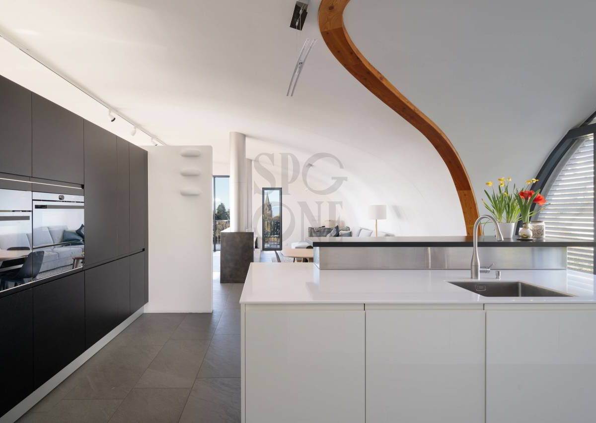 Attique de luxe de 6.5 pièces avec vue spectaculaire