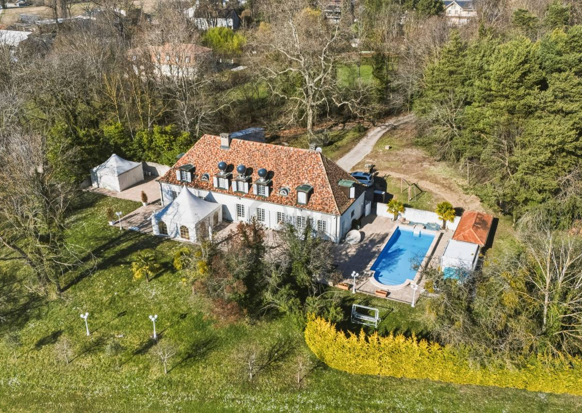 Charming country home with unobstructed views