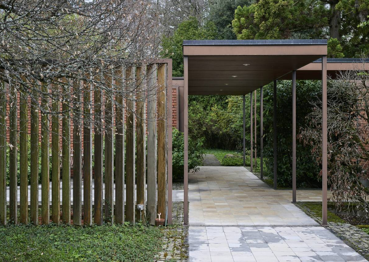 Contemporary villa by Jean-Marc Lamunière