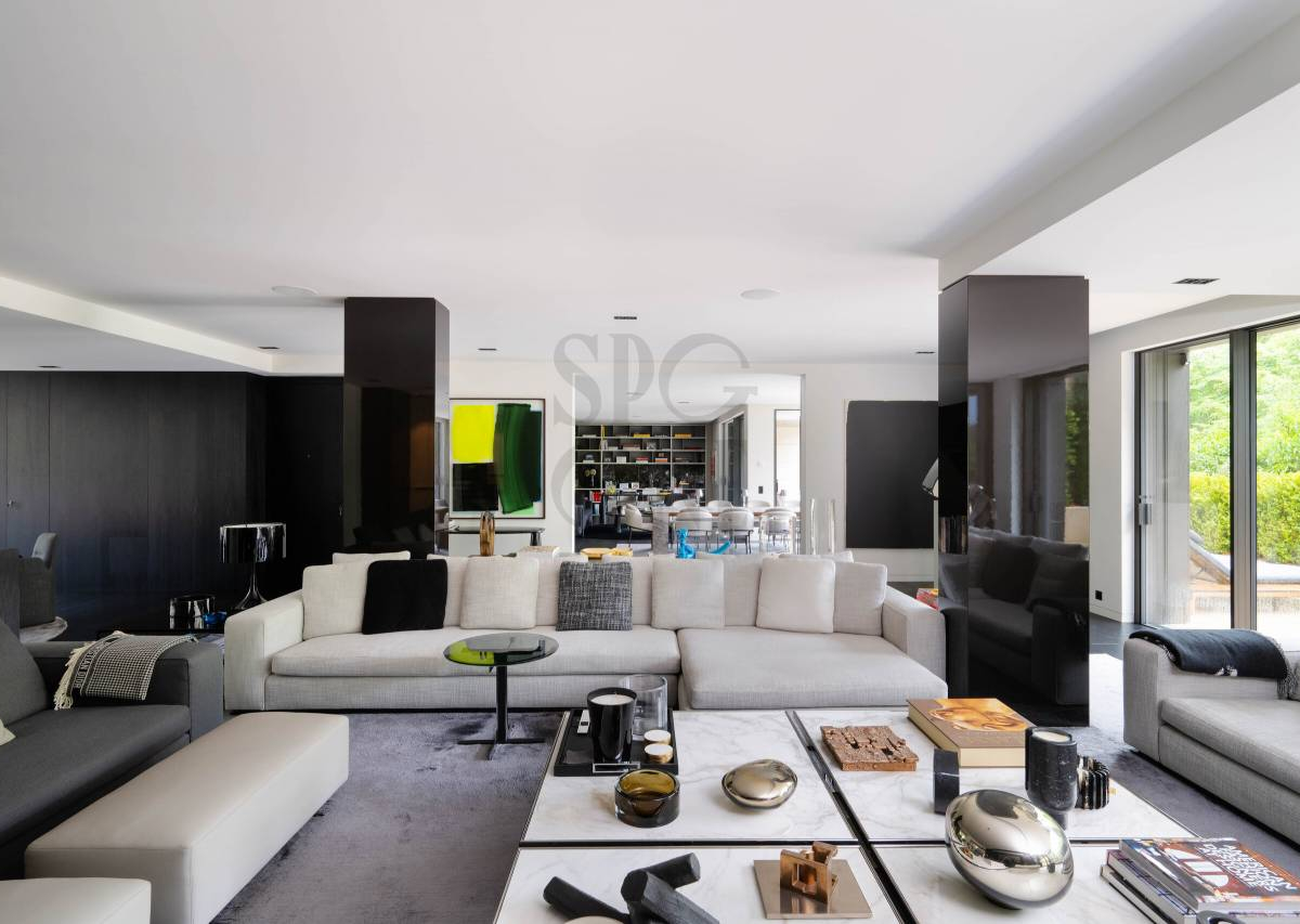 Duplex d'exception avec terrasses dans une résidence de grand standing