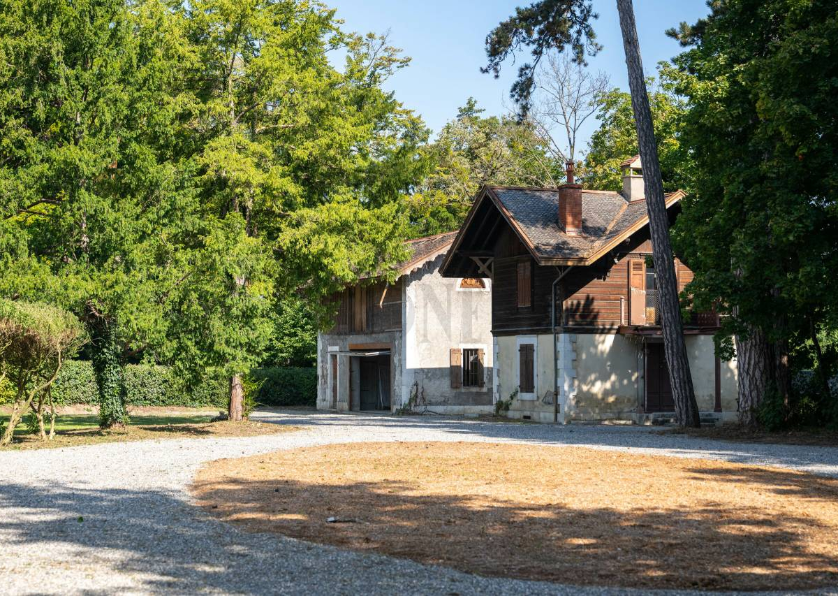 Unique maison de maître en ville 