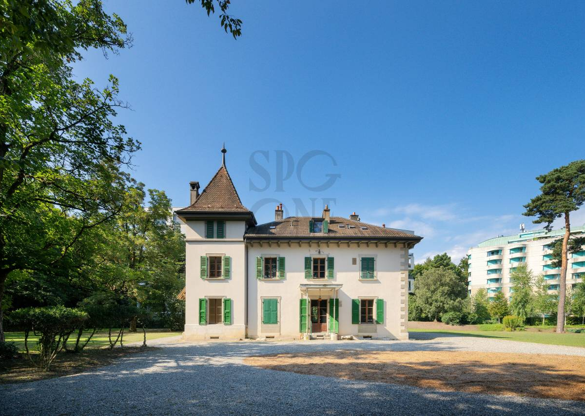 Unique maison de maître en ville 