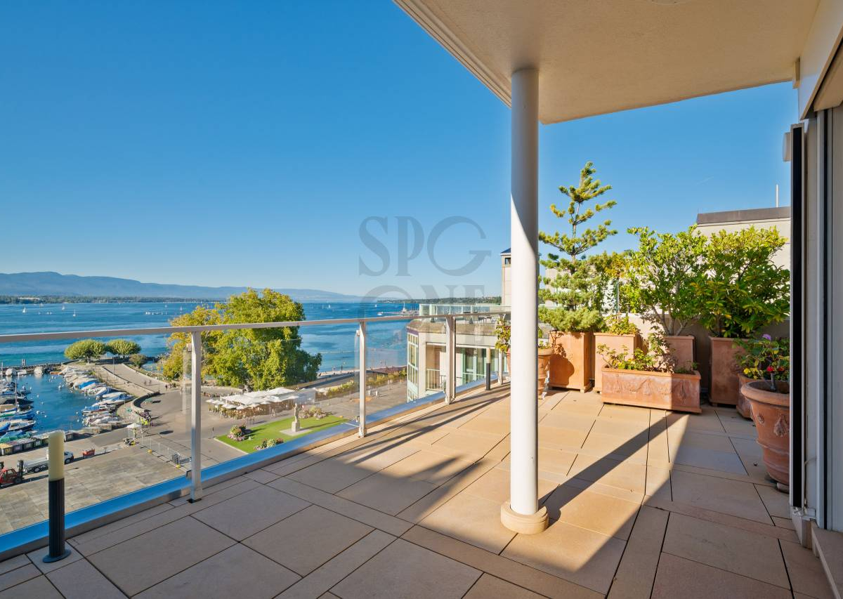 Penthouse en duplex face au lac avec terrasse et vue panoramique