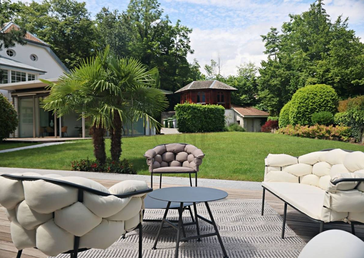 Luxurious renovated house for sale near the city center