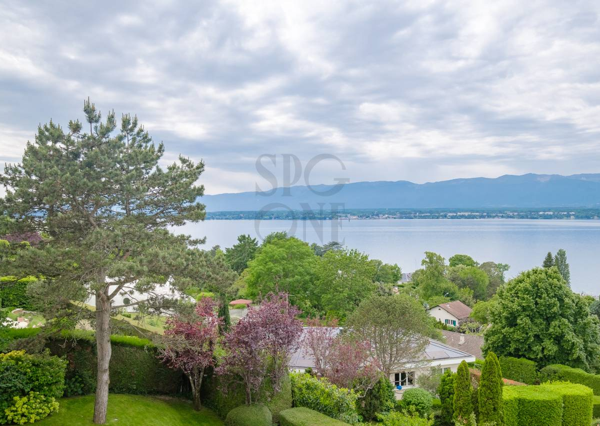 Villa de prestige à Anières avec vue lac imprenable