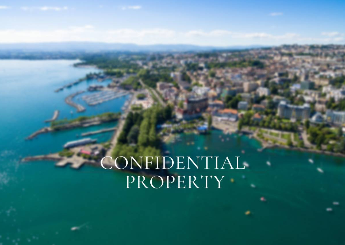 En exclusivité : propriété de Maître à proximité du lac
