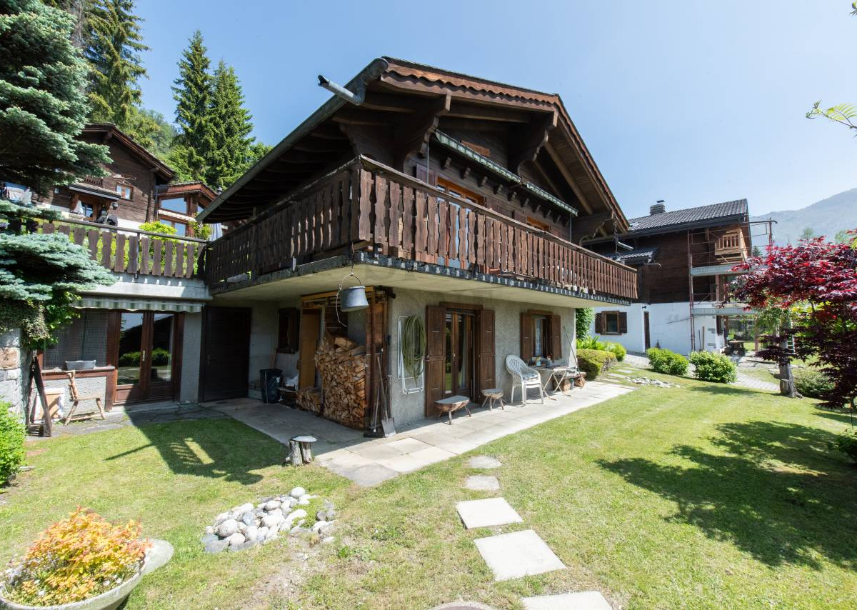 4-bedroom chalet is a peaceful place with breathtaking views