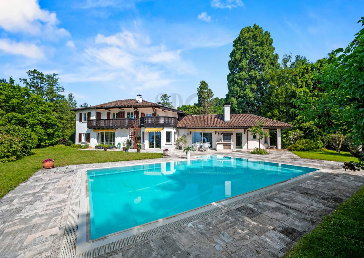Propriété d'exception avec vue imprenable et piscine