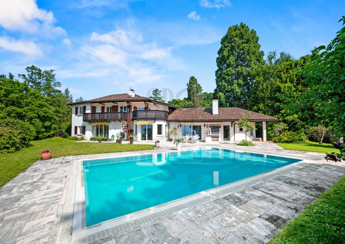 Propriété d'exception avec vue imprenable et piscine