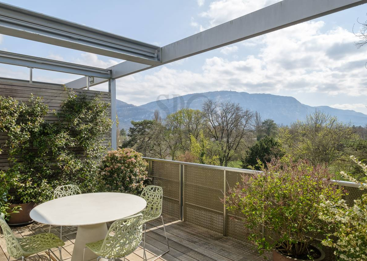Exclusivité - Exceptionnel duplex en attique avec rooftop 