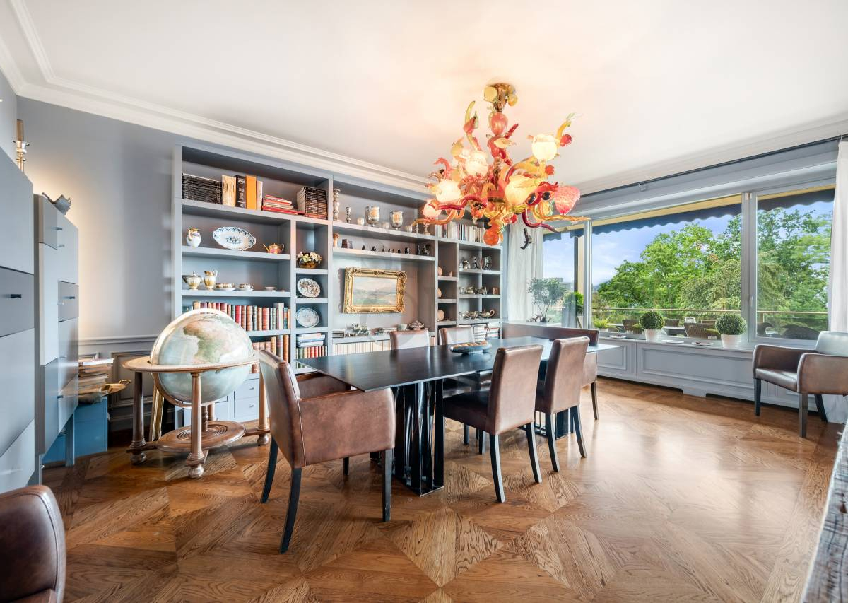 Appartement de standing avec vue sur le lac et piscine privée