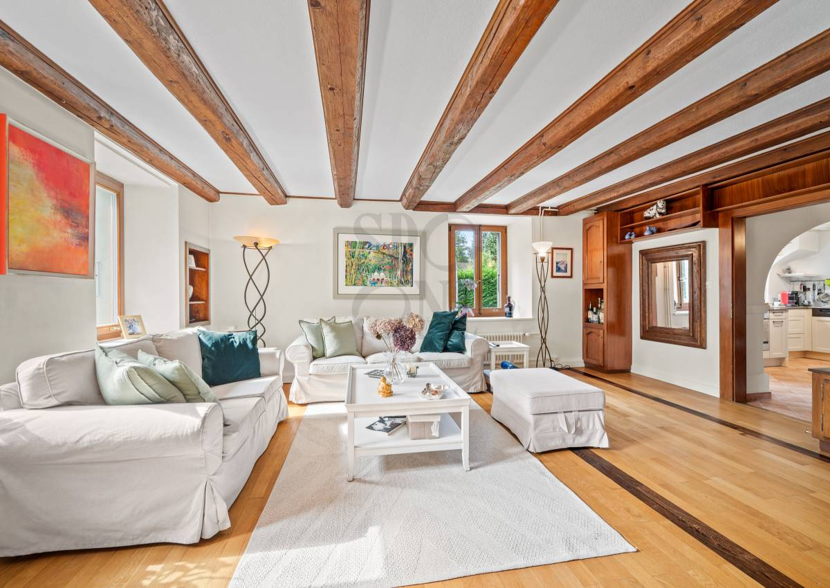 Maison villageoise rénovée avec fort potentiel constructible