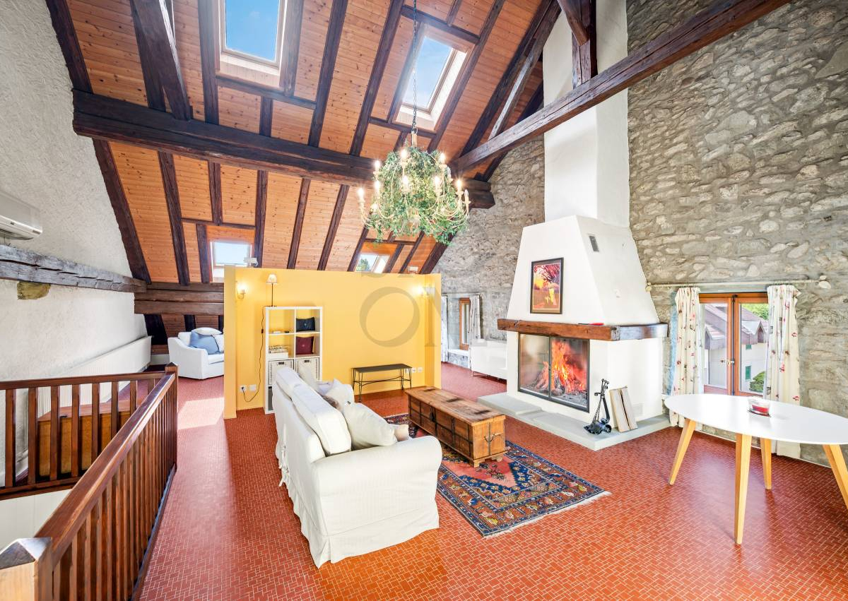 Maison villageoise de charme au cœur de Mézières