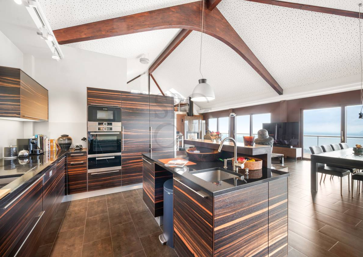 En exclusivité: villa d'architecte avec panorama à couper le souffle