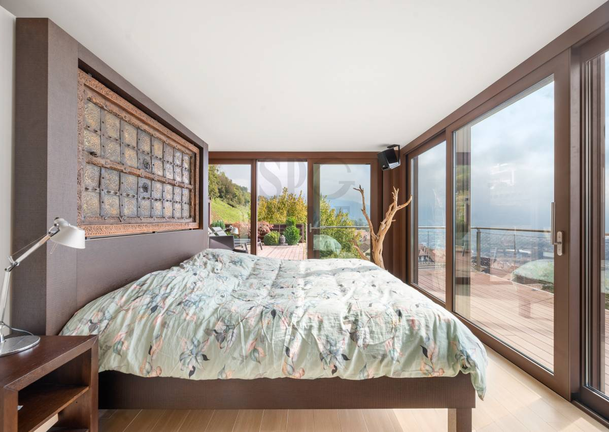 En exclusivité: villa d'architecte avec panorama à couper le souffle