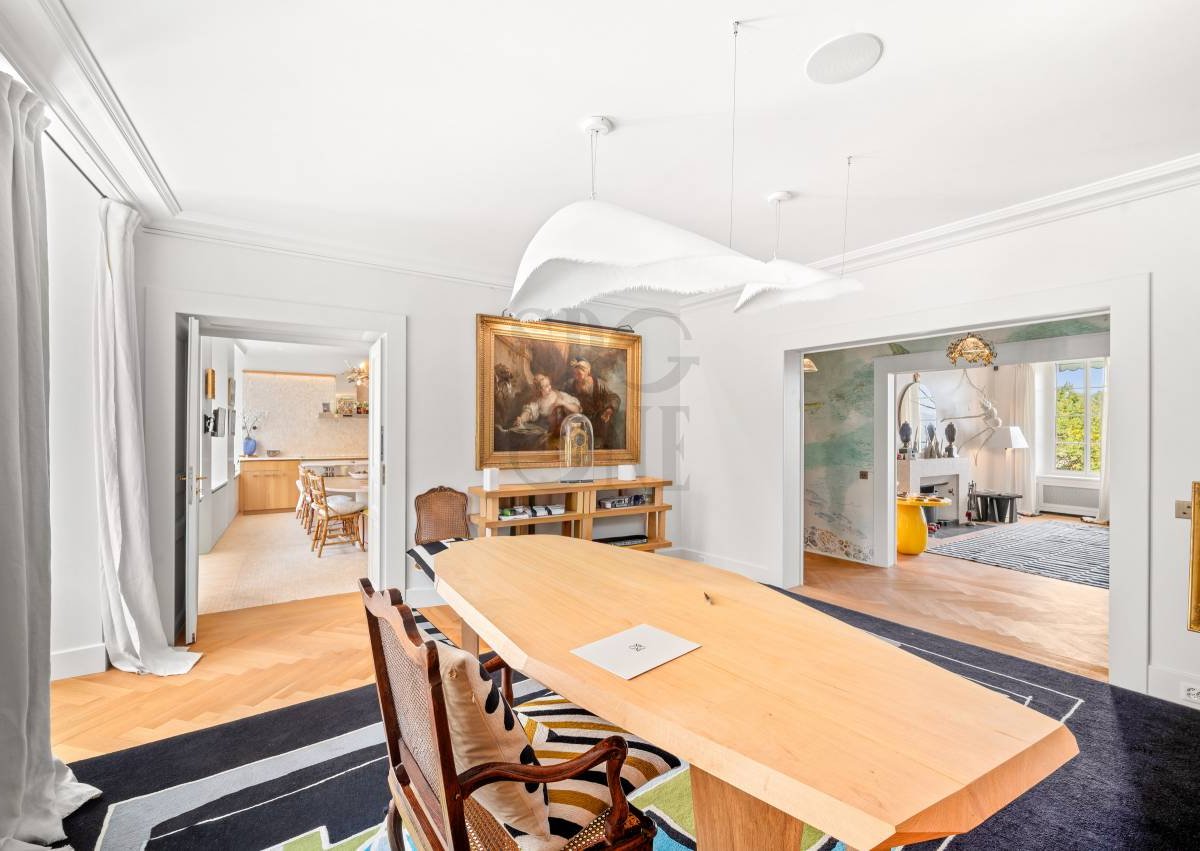 Refinement and a breathtaking view of Lake Geneva