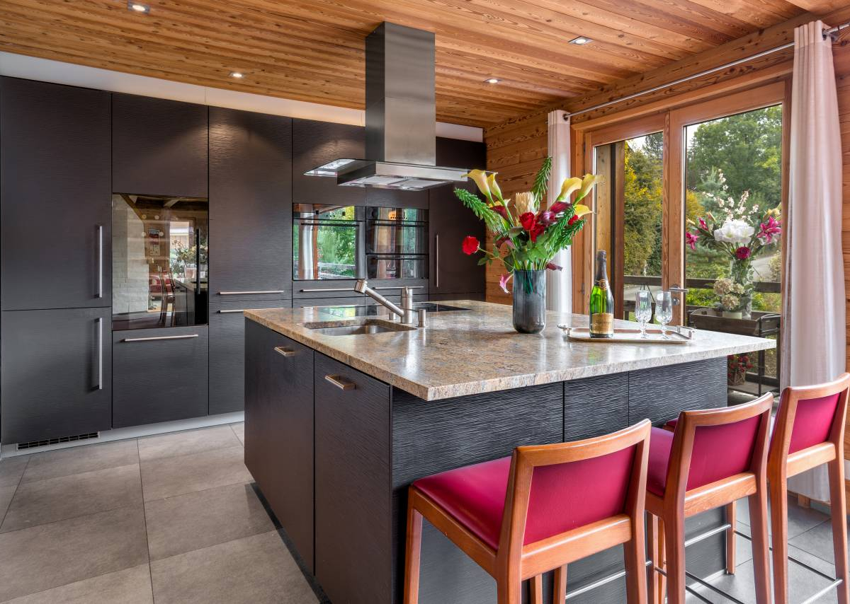 Chalet d'architecte au coeur des Alpes suisses