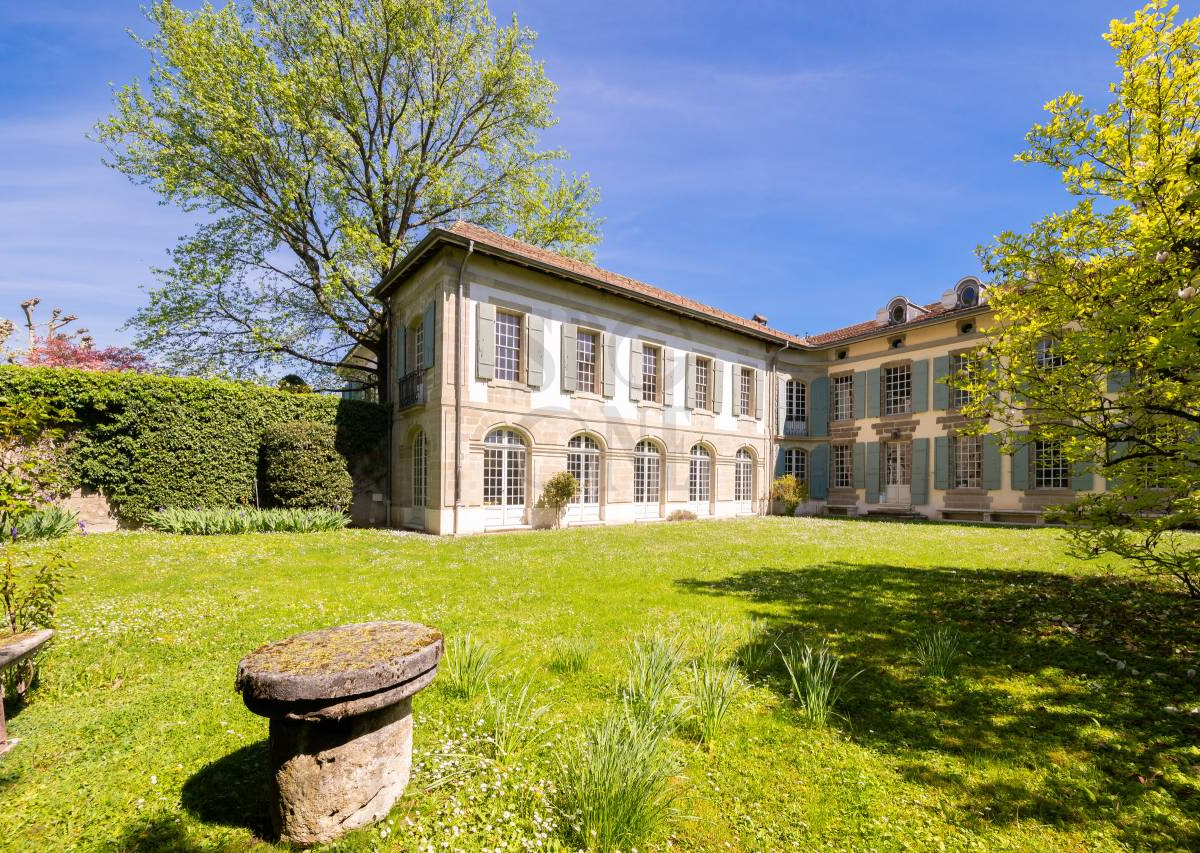 Demeure d'exception du XVIIIe siècle au centre de Cologny