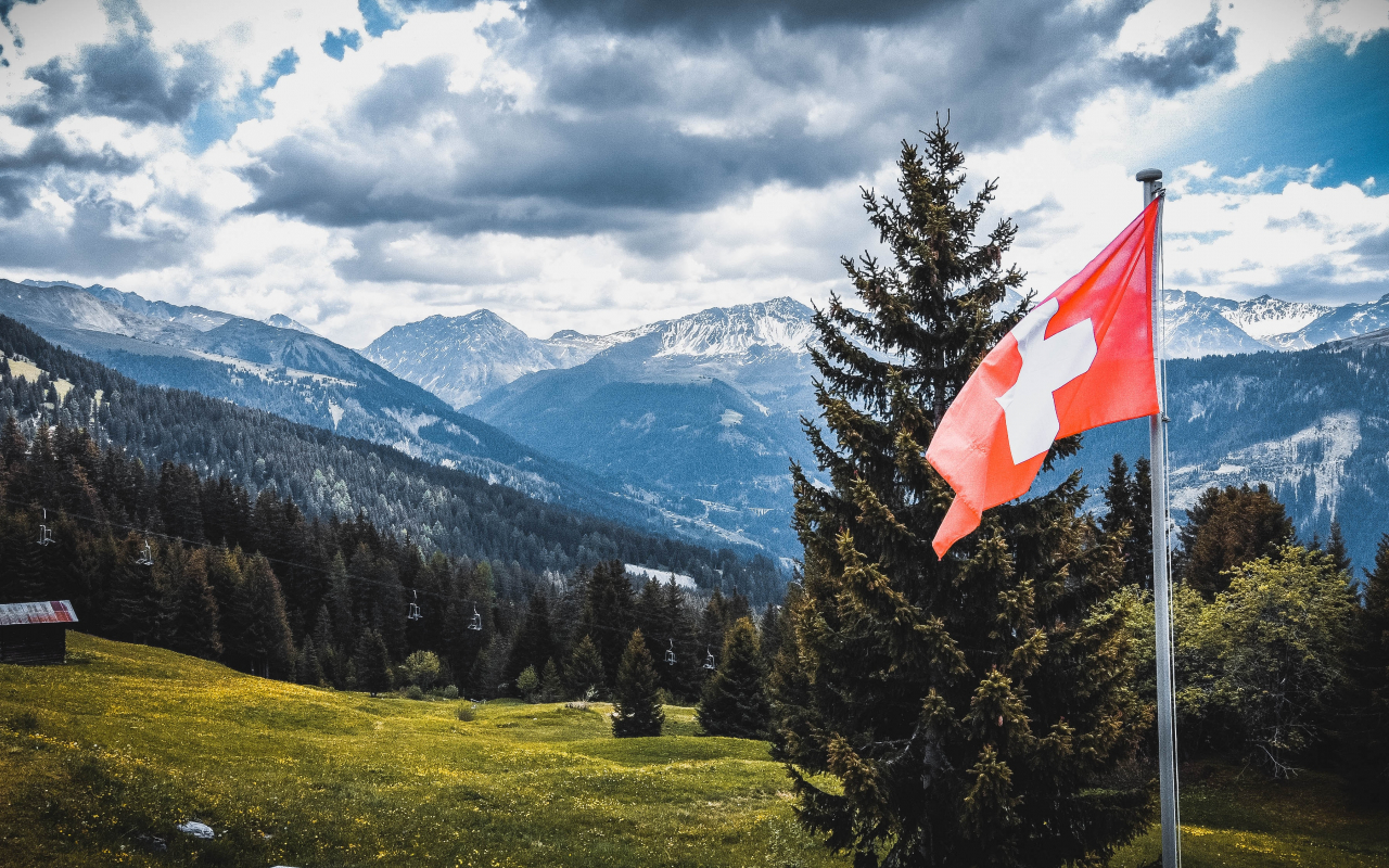 Acquisition de logements de vacances en Suisse par des étrangers : restrictions, opportunités et conséquences légales